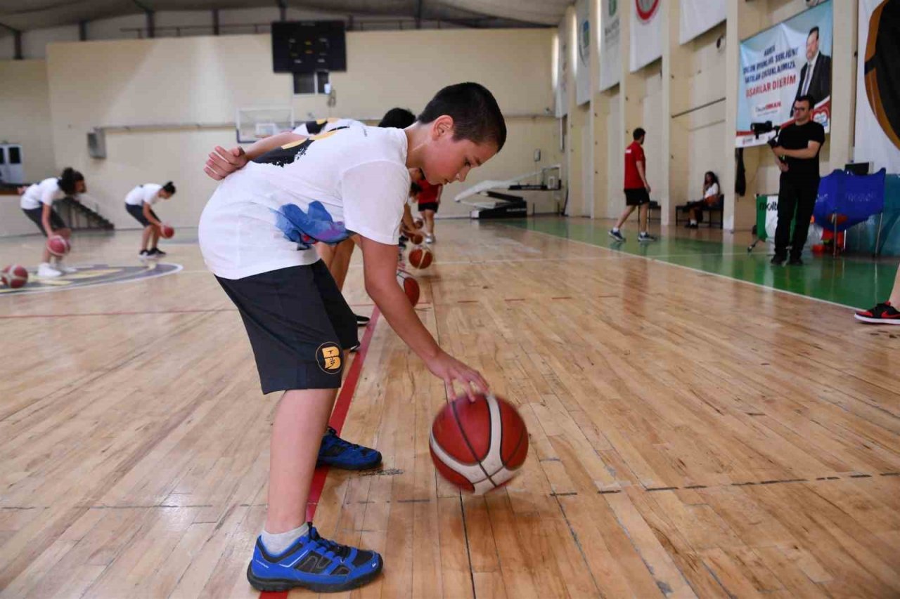 Balıkesirli gençlerin yaz tatili hareketli geçiyor