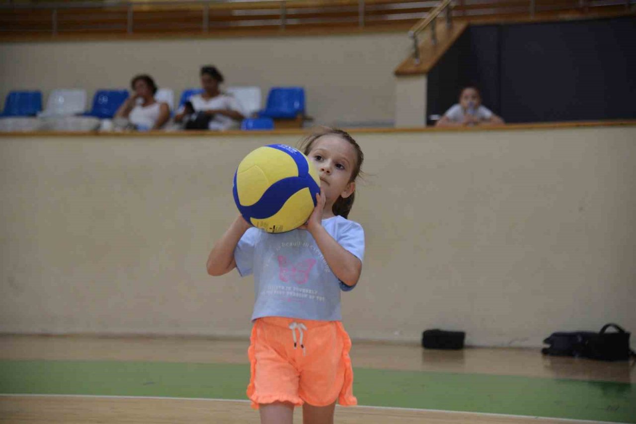 Balıkesirli gençlerin yaz tatili hareketli geçiyor