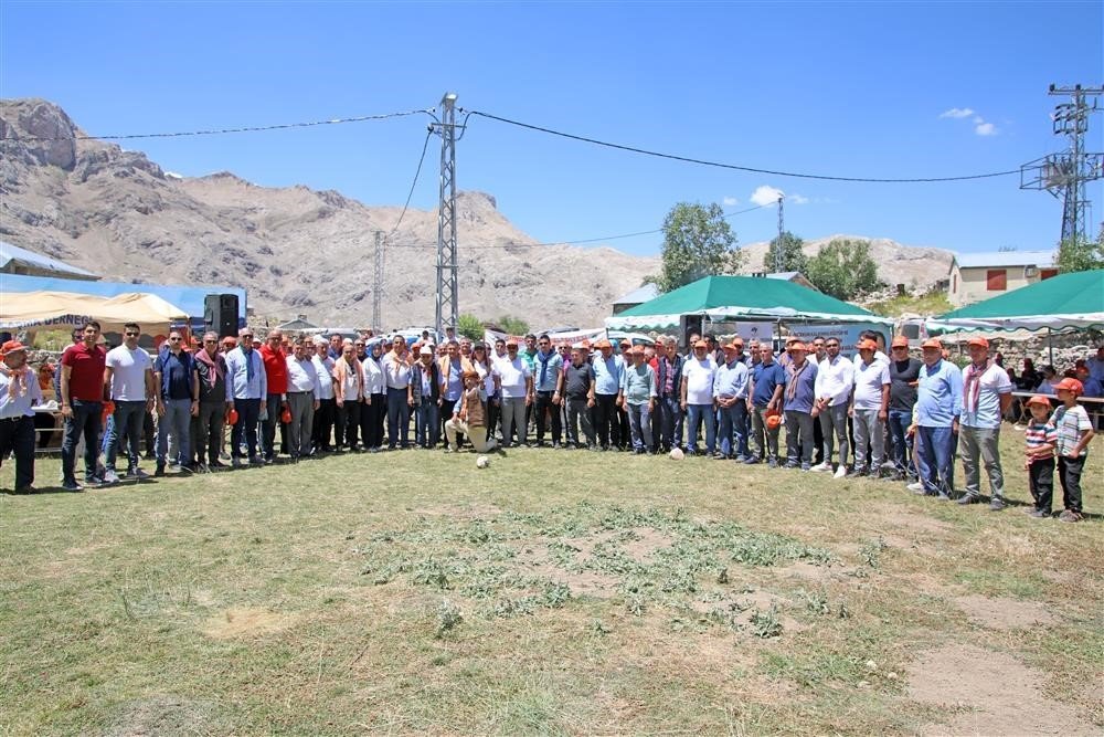 Başkan Yücel’den 23 yaylaya hizmet