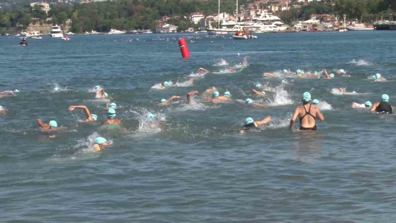 Beykoz Su Sporları Festivali renkli görüntülere sahne oldu