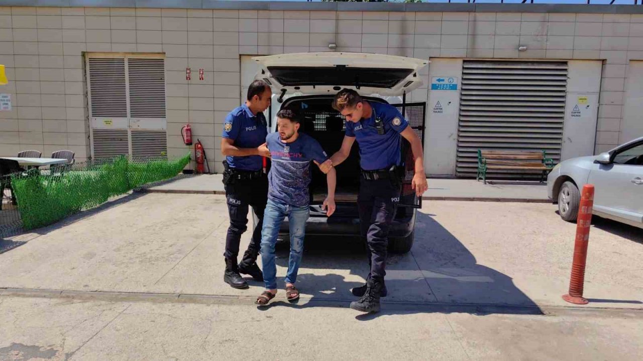 Amcasının oğlunu bıçakla yaraladı