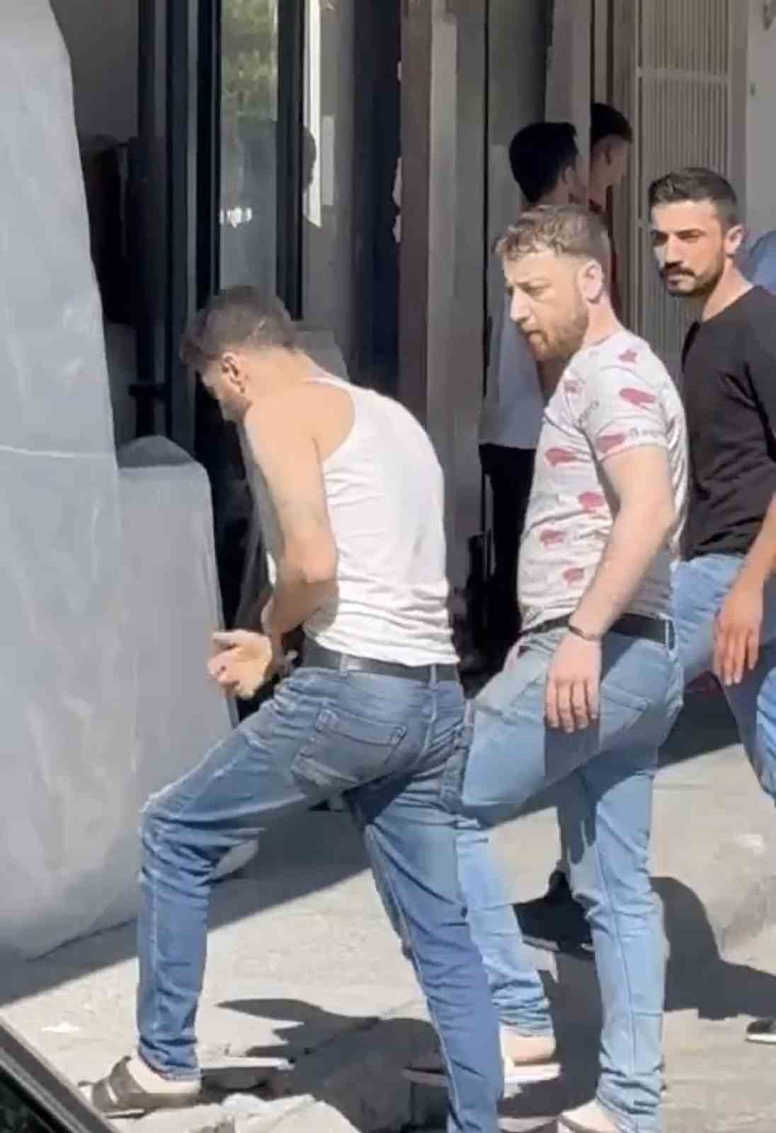 Amcasının oğlunu bıçakla yaraladı