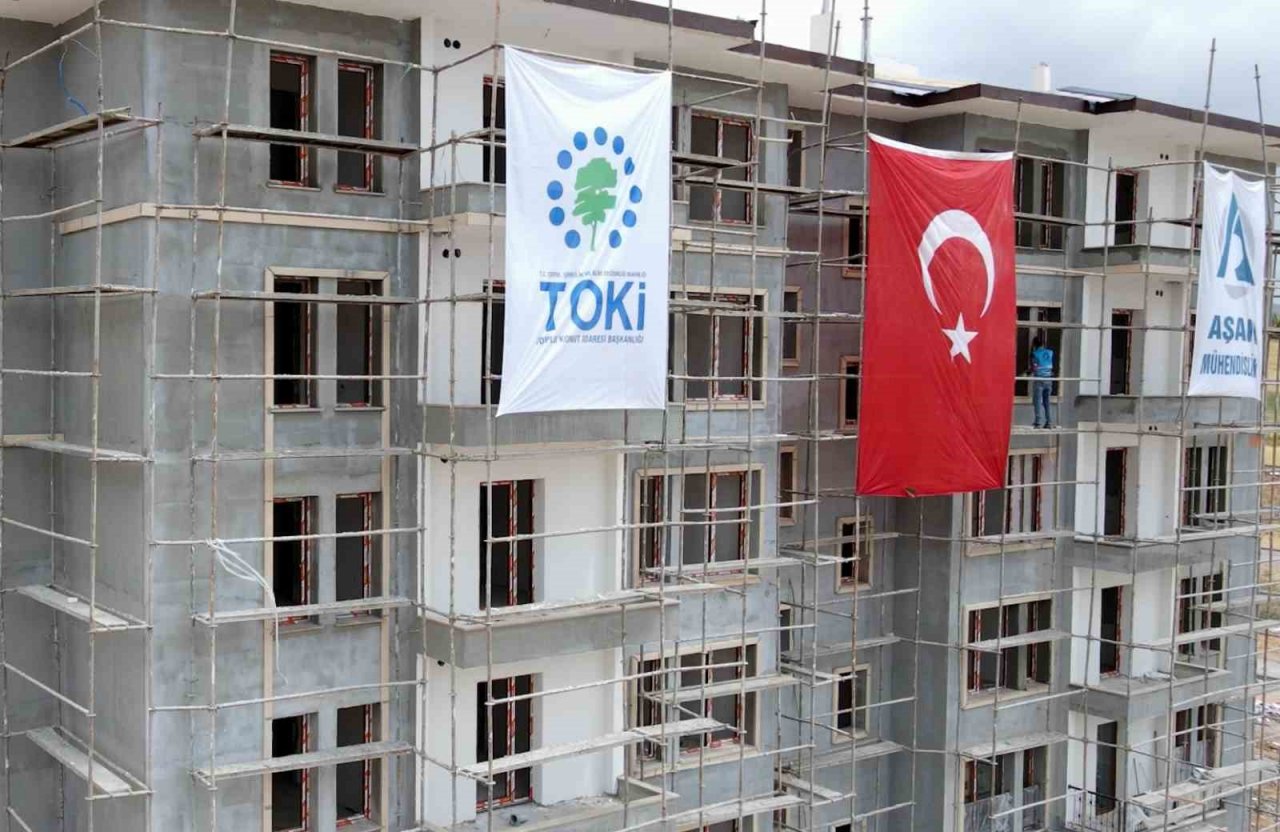 Bakan Özhaseki: “Kahramanmaraş’ta 112 bin 414 deprem konutu yapılacak”