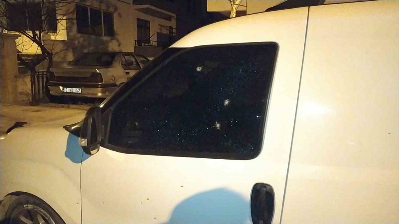 Park halindeki aracı kurşuna tuttular