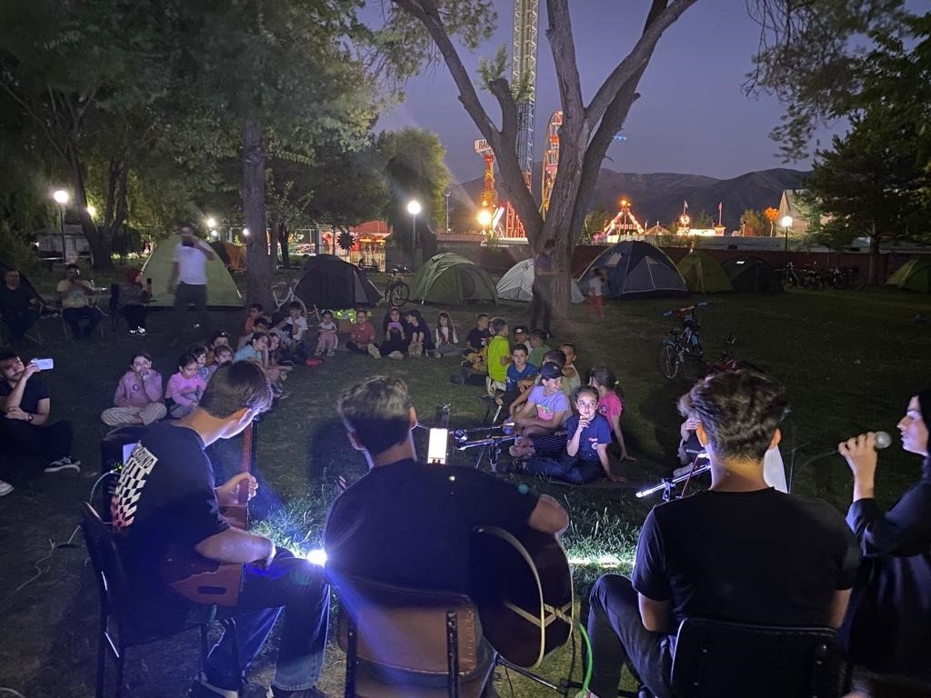 Minik öğrenciler afet farkındalık kampında