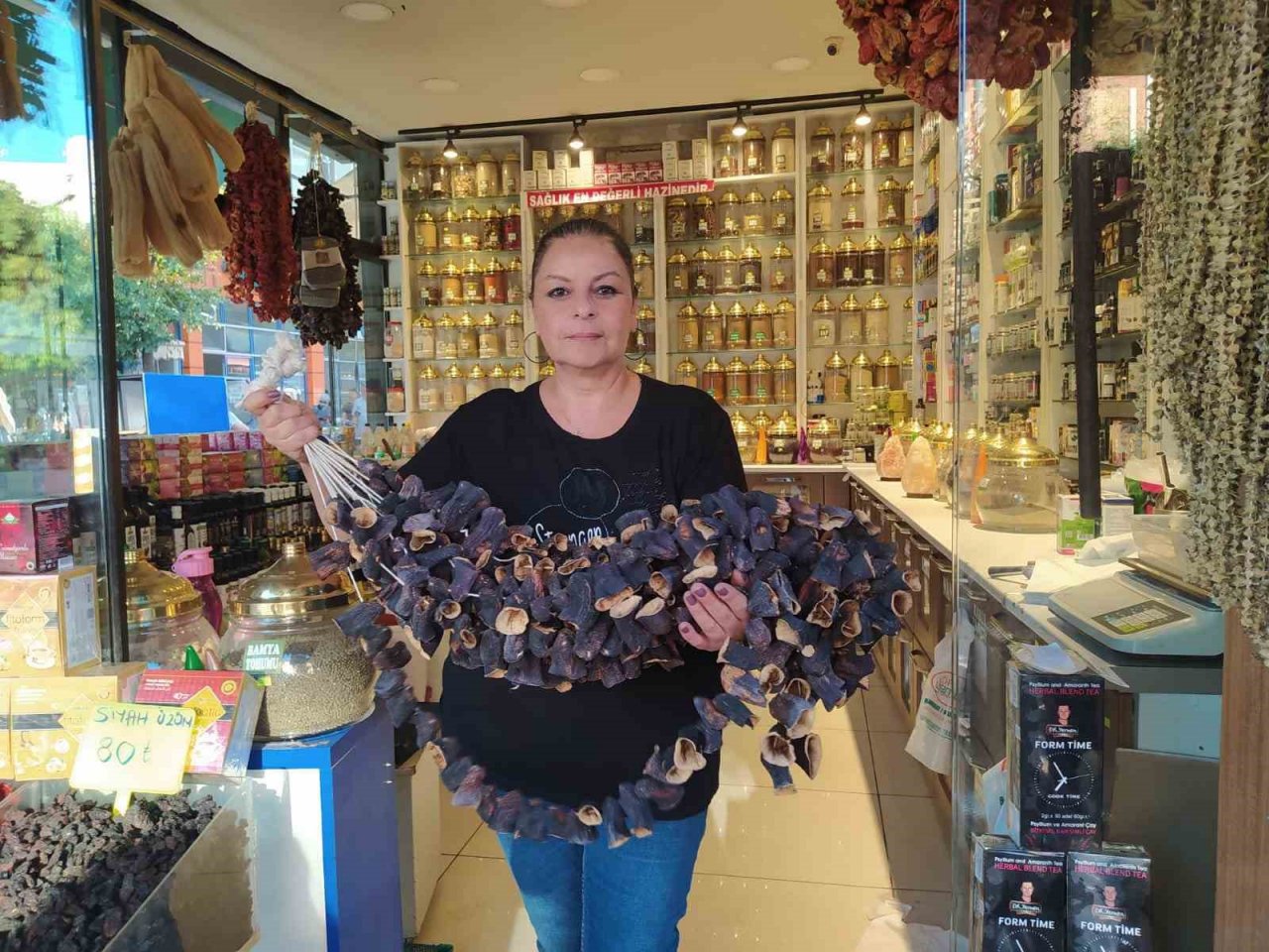 Eskişehir’de hava sıcakları sebze kurutma sezonunu başlattı