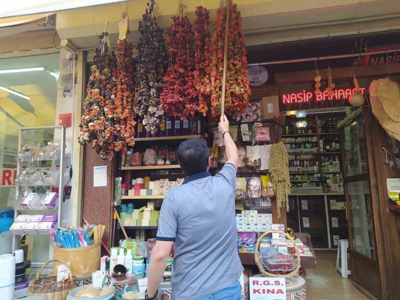 Eskişehir’de hava sıcakları sebze kurutma sezonunu başlattı