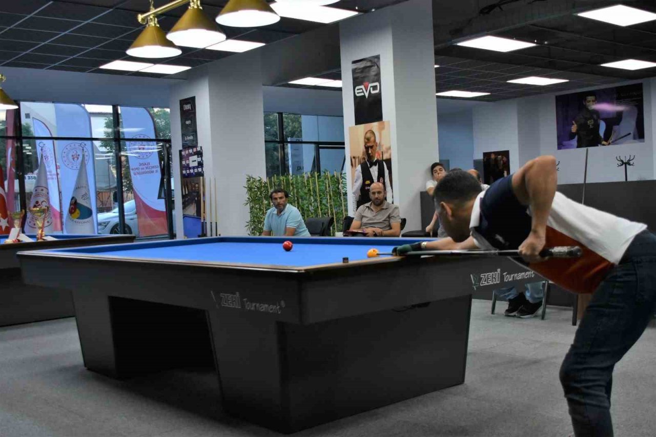 3 Bant Bilardo Bölge Şampiyonası Elazığ’da düzenlendi