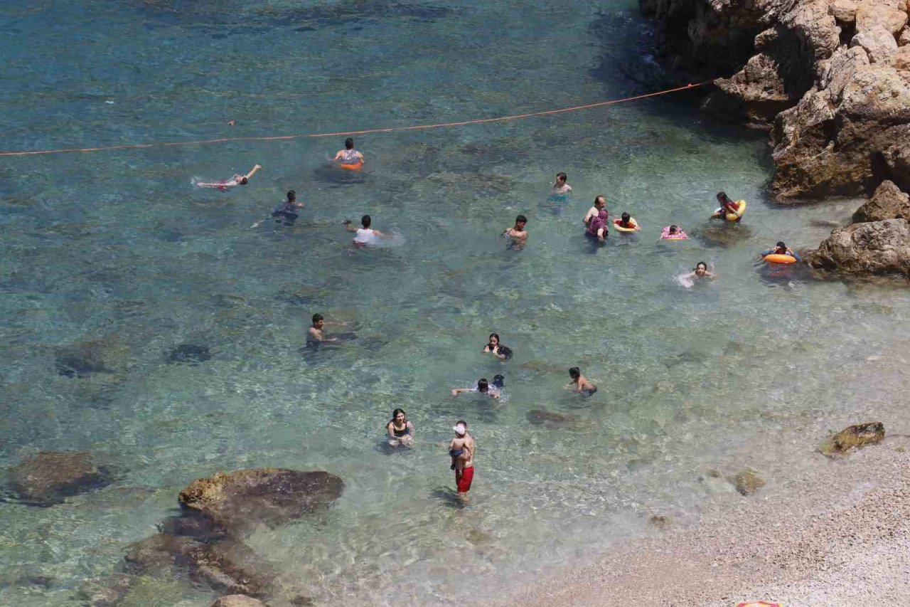 Bir dönem korsanlar gizlenmiş, gizli cennet Karamağara kendine hayran bırakıyor