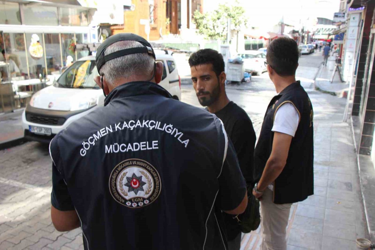 Düzensiz göçmenlere eş zamanlı uygulama