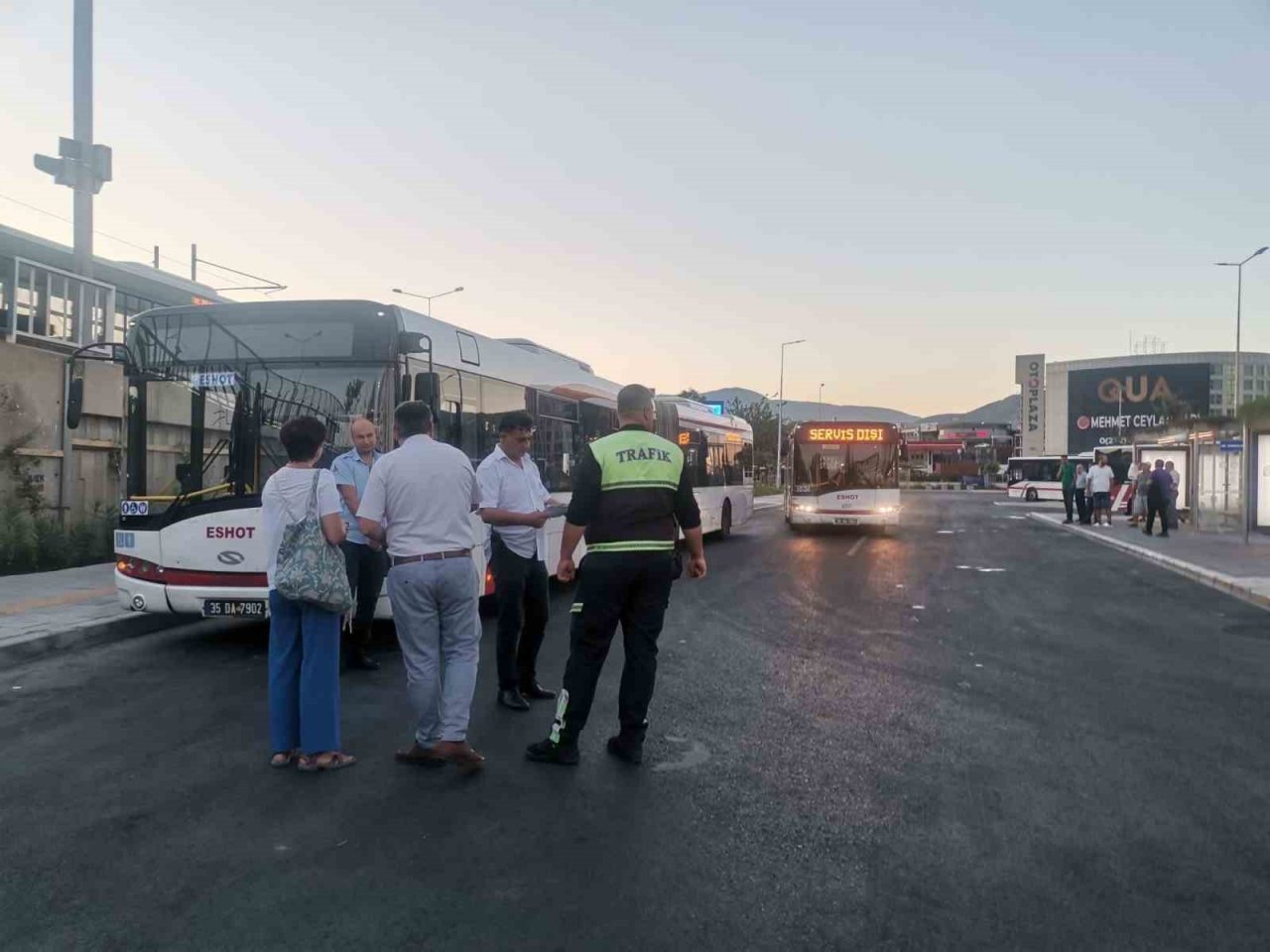 İzmir’de metro ve tramvay çalışanları greve gitti