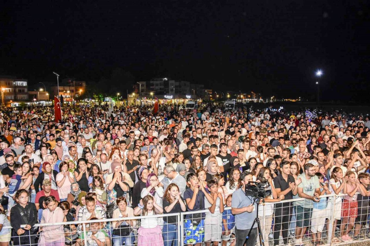Karacabey ıhlamur festivalinde Samida coşkusu