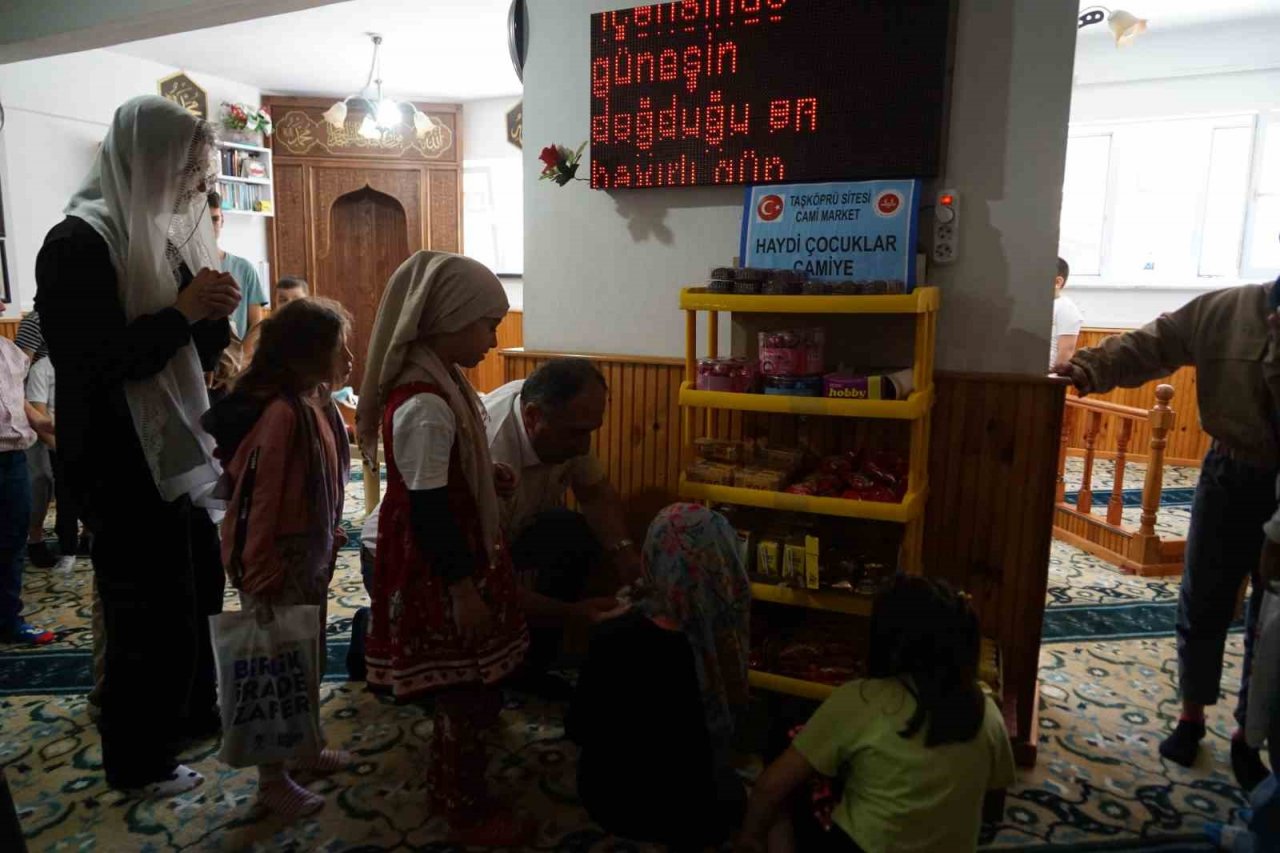 5 farklı devletten 50 çocuk aynı camide Kur’an- Kerim okumayı öğreniyor