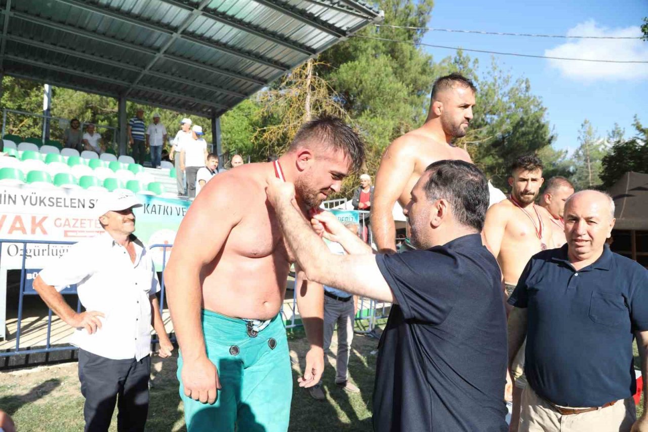 Başkan Sarıcaoğlu: “Bir festivalden daha yüzümüzün akıyla çıktık”