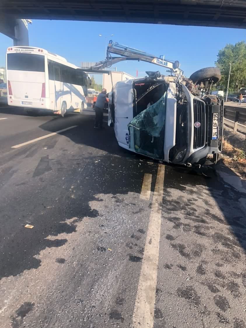 Paramparça olan araçlardan sağ çıktılar
