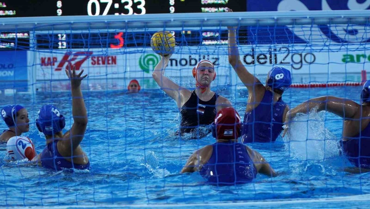 U17 Milli Kadın Sutopu Takımı 3’te 3 yaptı