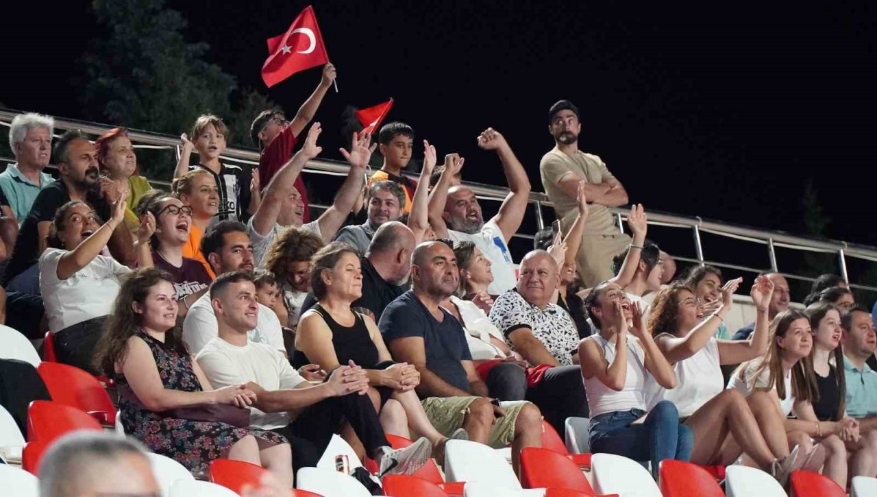 U17 Milli Kadın Sutopu Takımı 3’te 3 yaptı