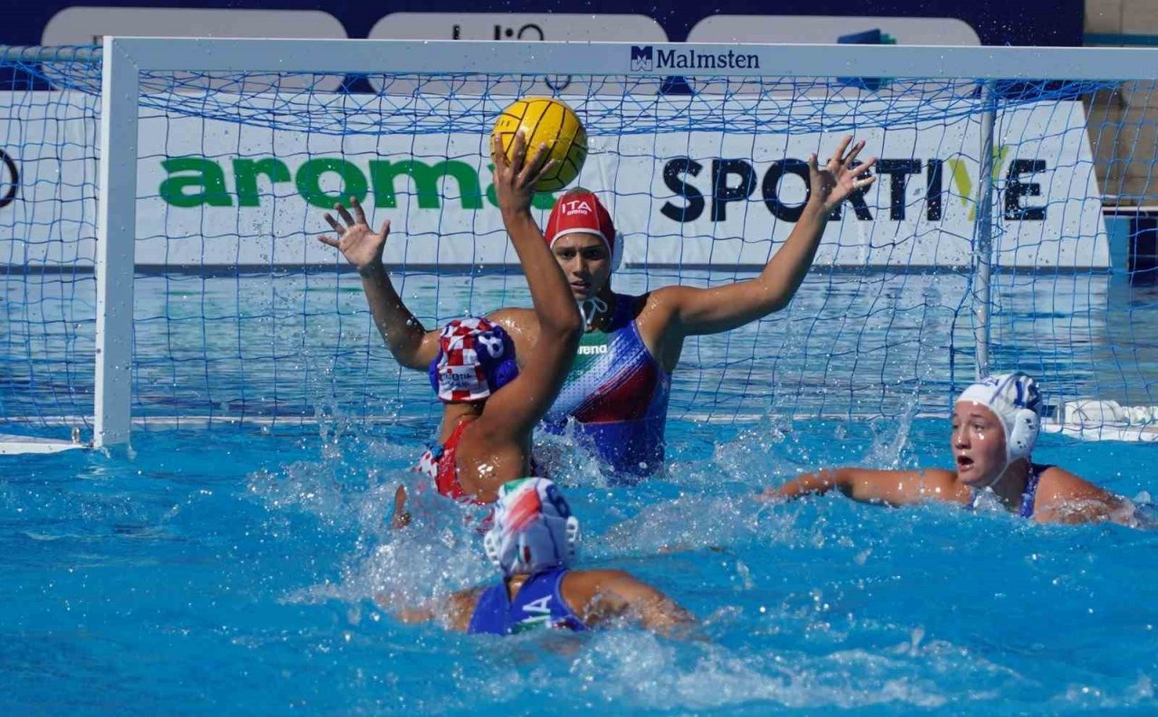 U17 Milli Kadın Sutopu Takımı 3’te 3 yaptı