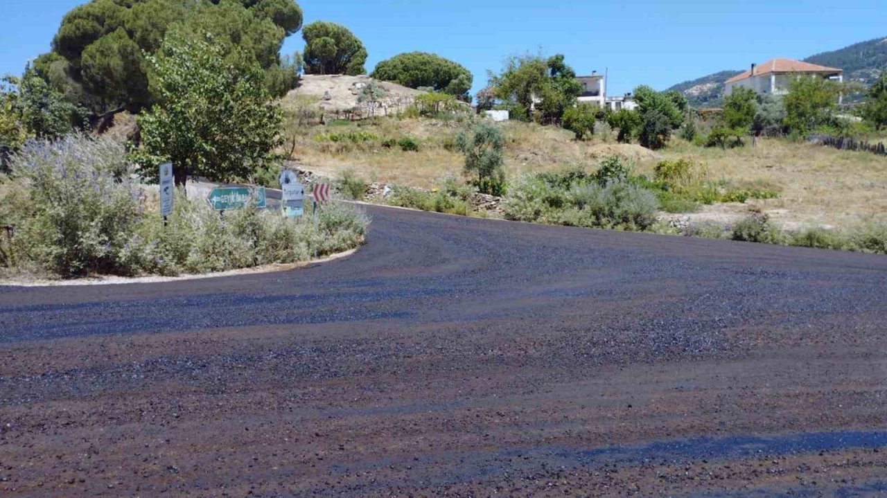 Büyükşehir 2023 yılı asfalt programına devam ediyor