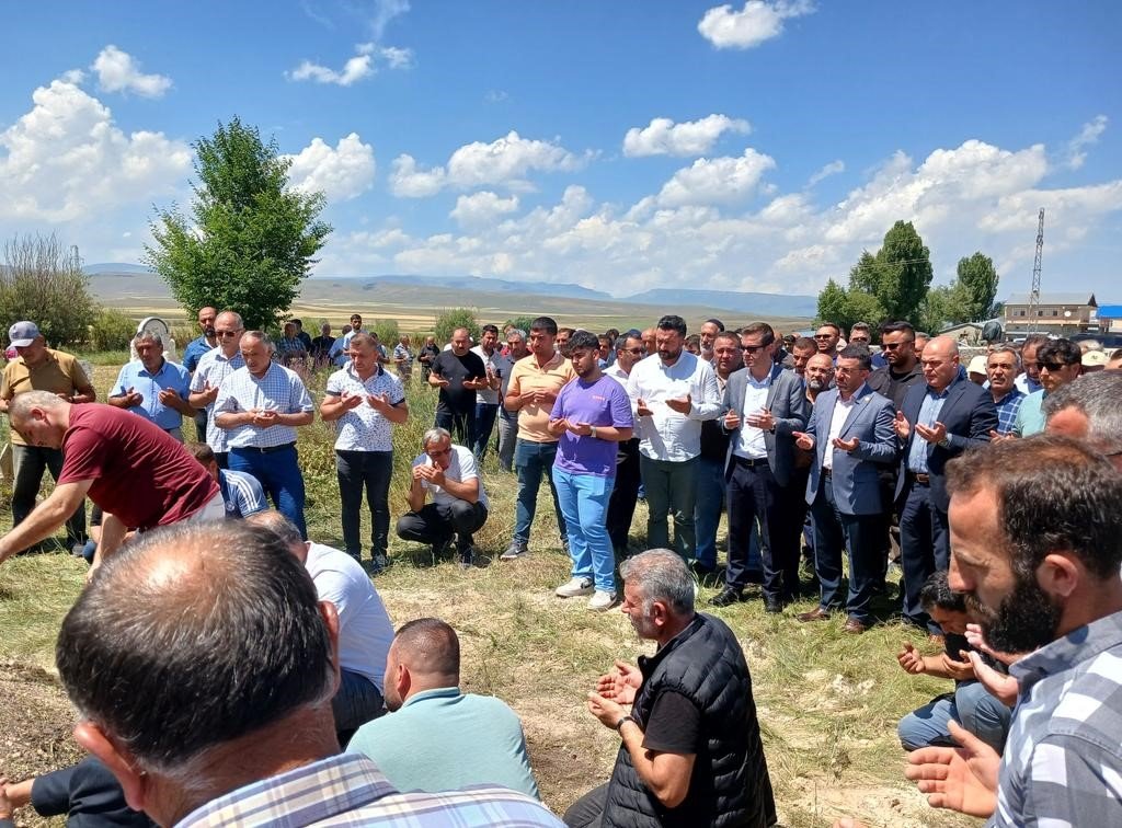 Muhammet Emin Erdoğan Selim’de toprağa verildi