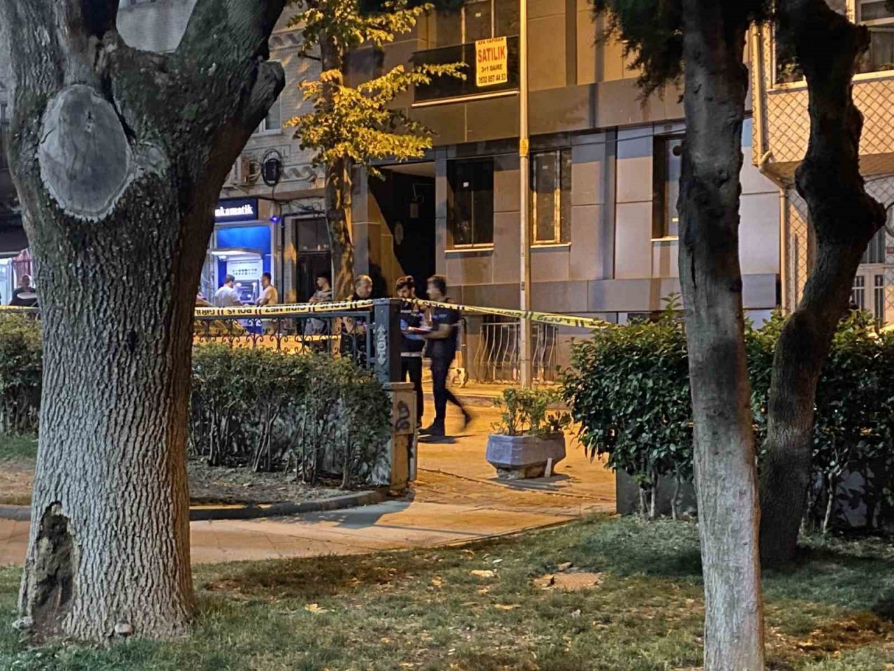 Bayrampaşa’da sokak ortasında çatışma çıktı, 1 polis memuru yaralandı