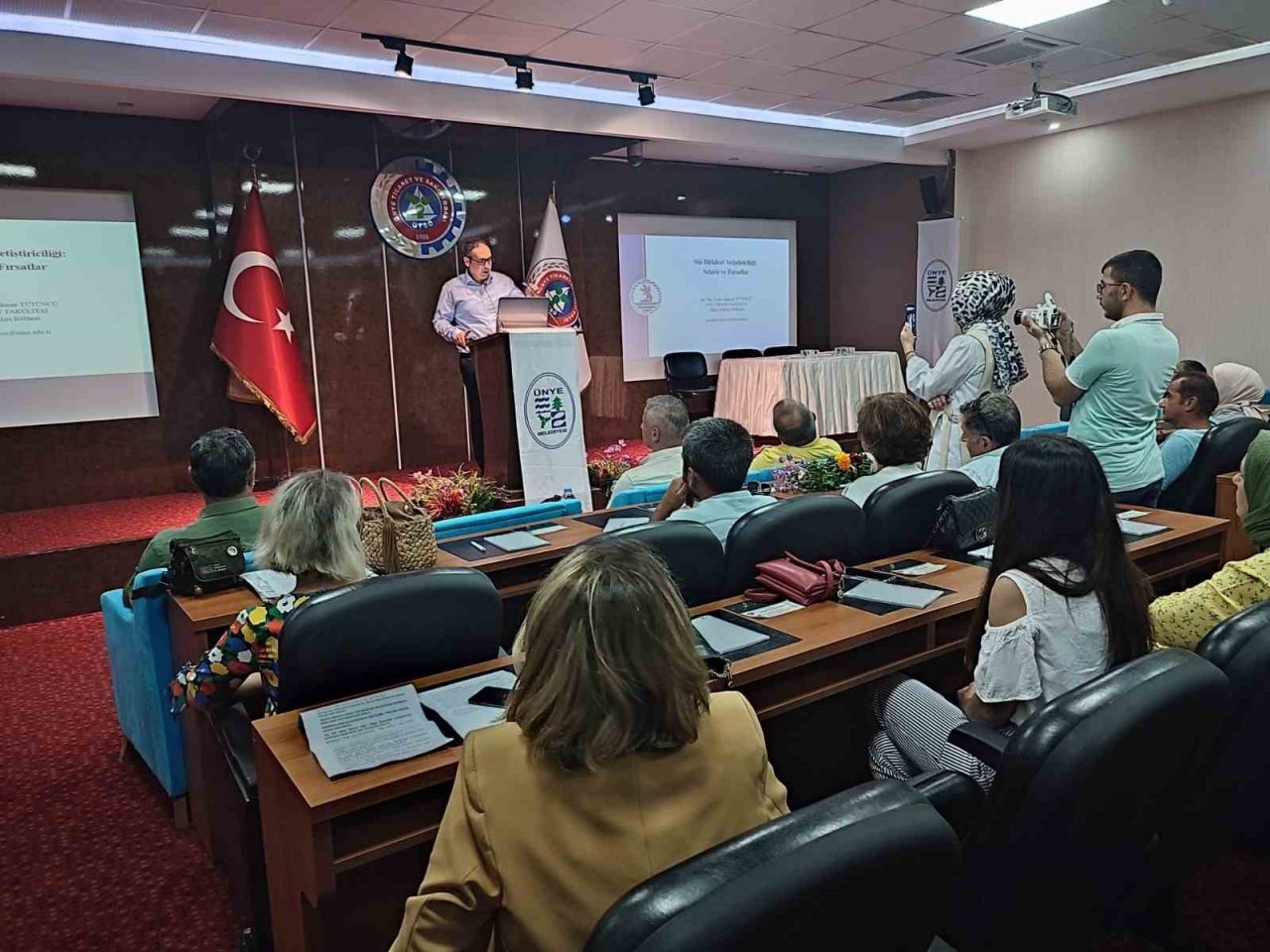 Ünye’de süs bitkileri yetiştiriciliği ve ıslahı konuşuldu