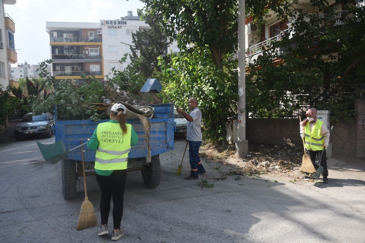 Osmaniye’de mesire alanları ve mahallelerde temizlik çalışması