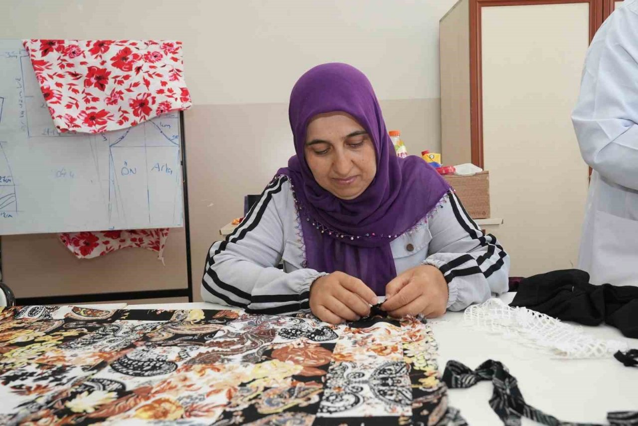 Şehitkamilli kadınlardan giyim kursuna yoğun talep