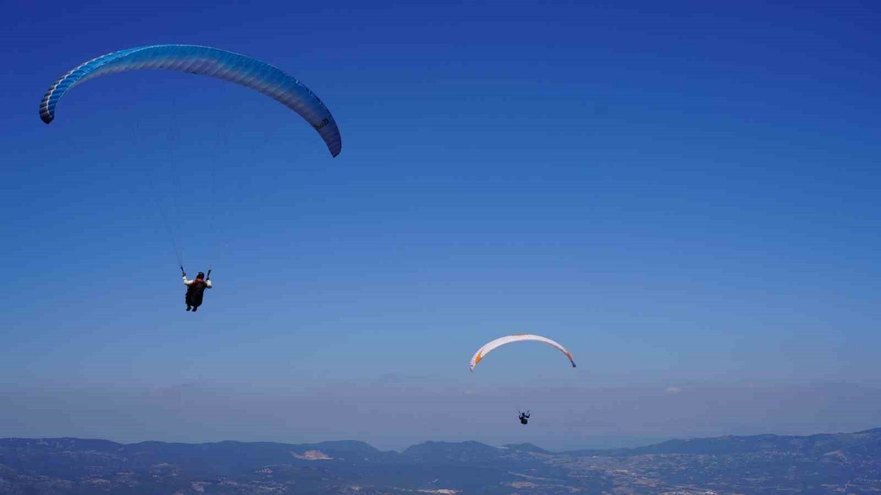 Bursa’da yamaç paraşütü heyecanı