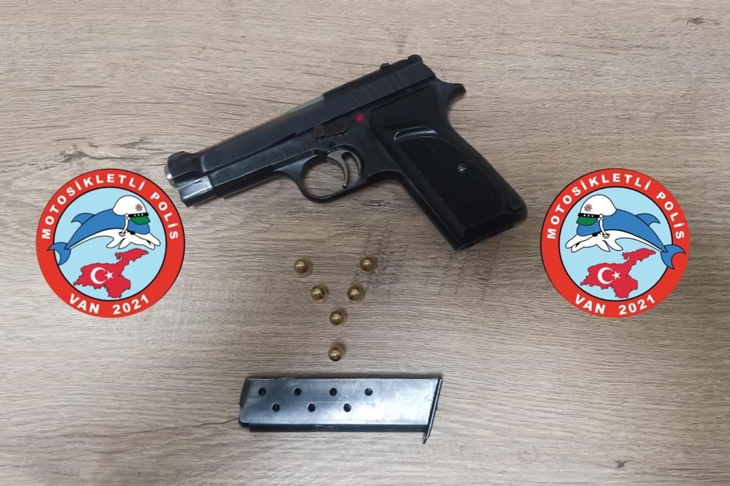 Van’da değişik suçlardan 30 kişi tutuklandı