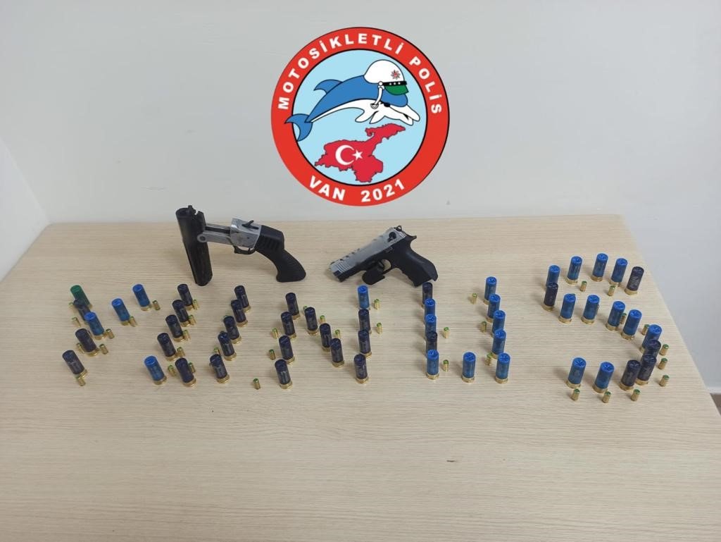 Van’da değişik suçlardan 30 kişi tutuklandı