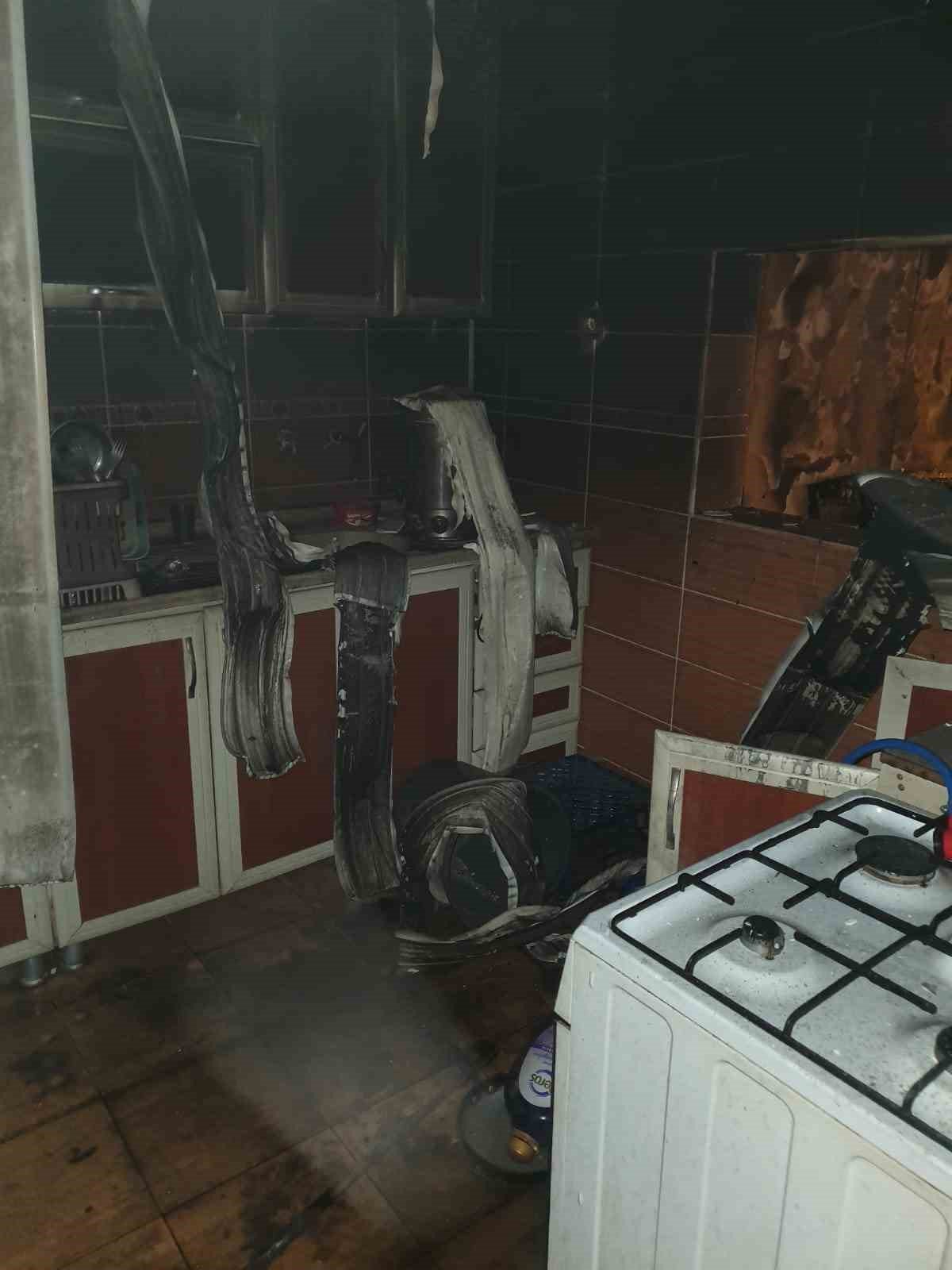 Van’da iş yeri yangını