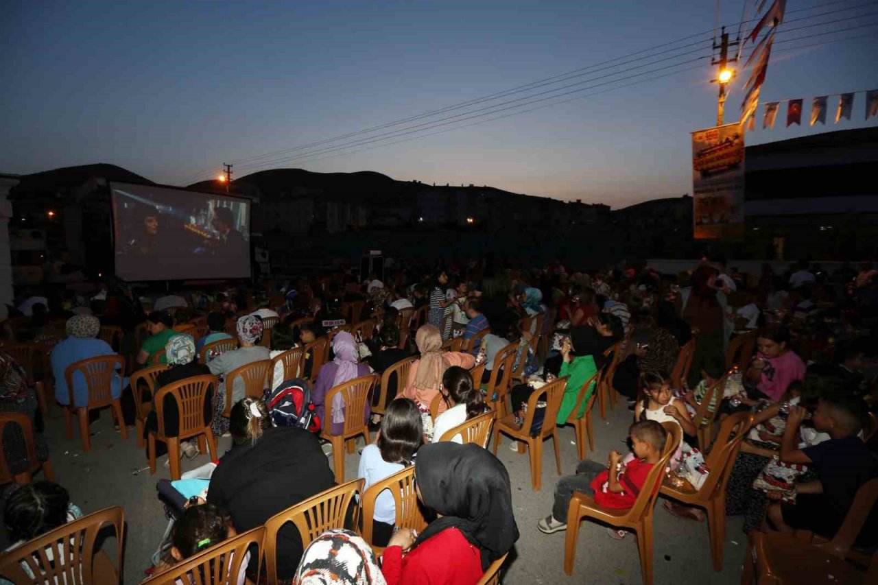 Yenimahalle Belediyesi Açık Hava Sinema Günlerini devam ettiriyor