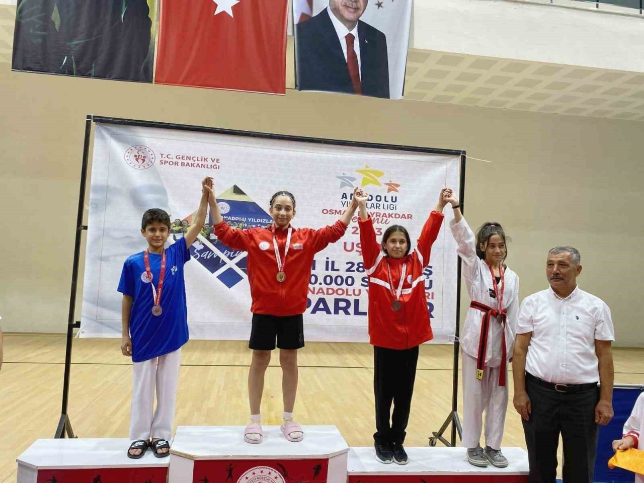 Yunusemreli Aleyna’dan gümüş madalya