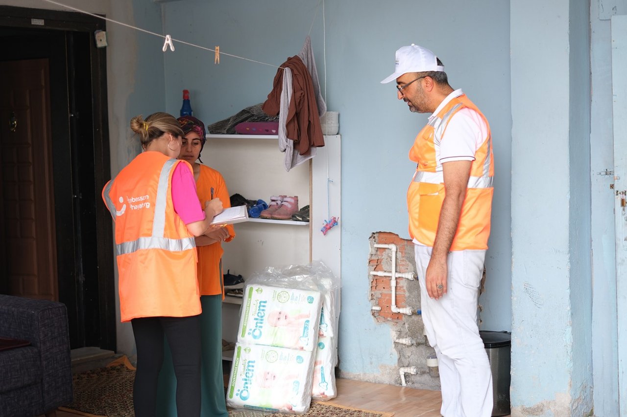 1 Tebessüm 1 Hayat Derneği, Kocaeli’deki ihtiyaç sahiplerini yalnız bırakmadı