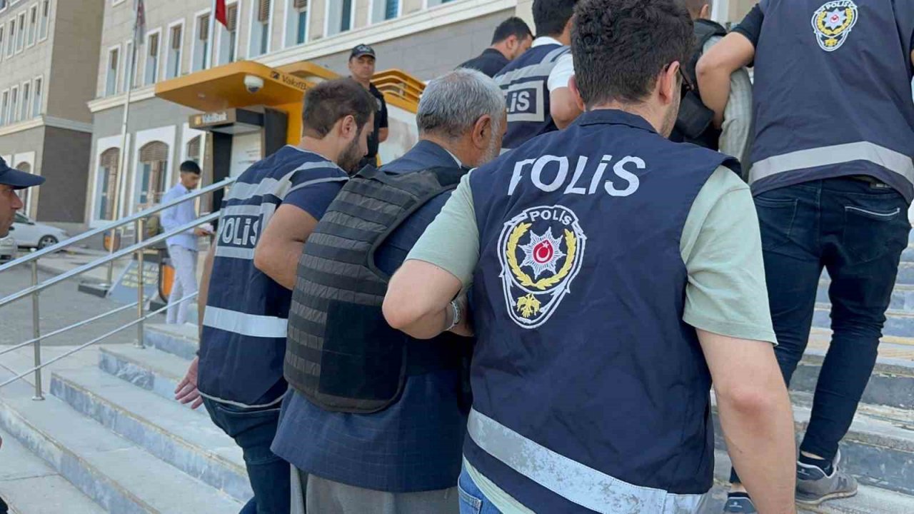 16 kişinin öldürüldüğü olayda 5 kez müebbet cezası olan 2 kişi yakalandı