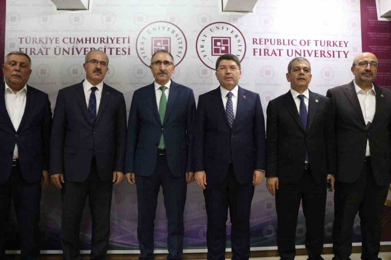 Bakan Tunç, Rektör Göktaş ile bir araya geldi