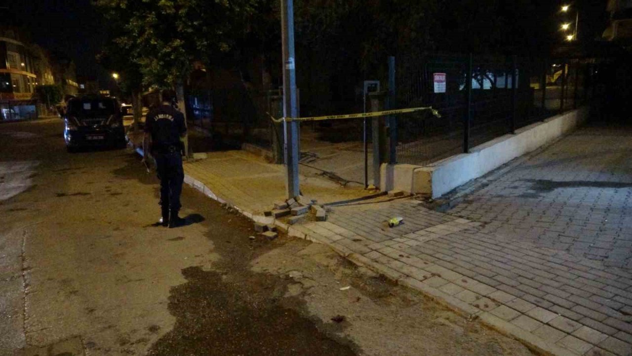 Pastanede dehşet anları: Kovaladığı kişiyi tabancayla vurarak yaraladı