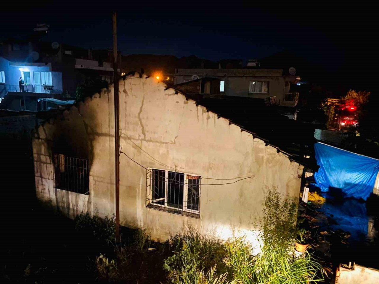 İncirliova’da müstakil ev küle döndü