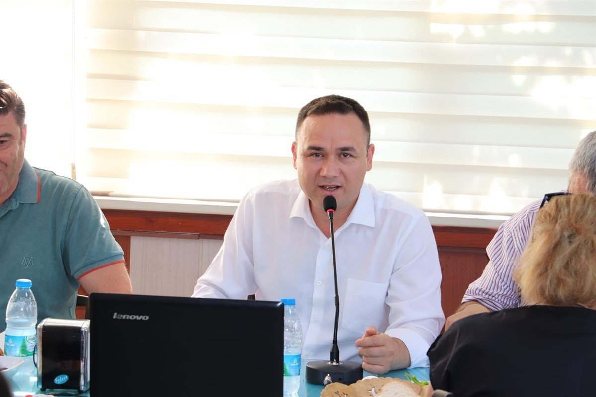 Edremit’te hayat boyu öğrenme faaliyetleri değerlendirme toplantısı yapıldı