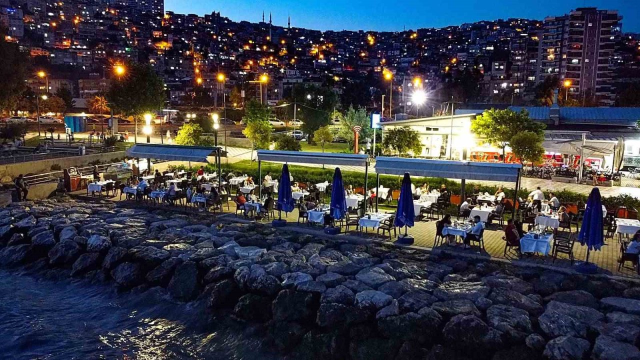 Bayraklı’da glütensiz ve vegan ürünlere ilgi