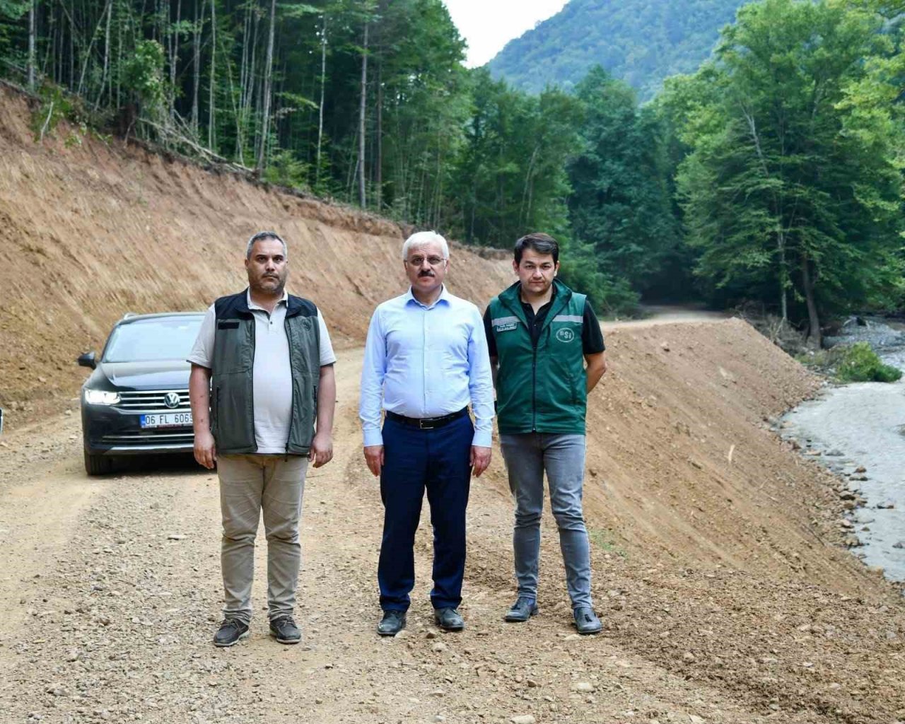 Selden zarar gören Mengen-Yedigöller yolu ulaşıma açıldı