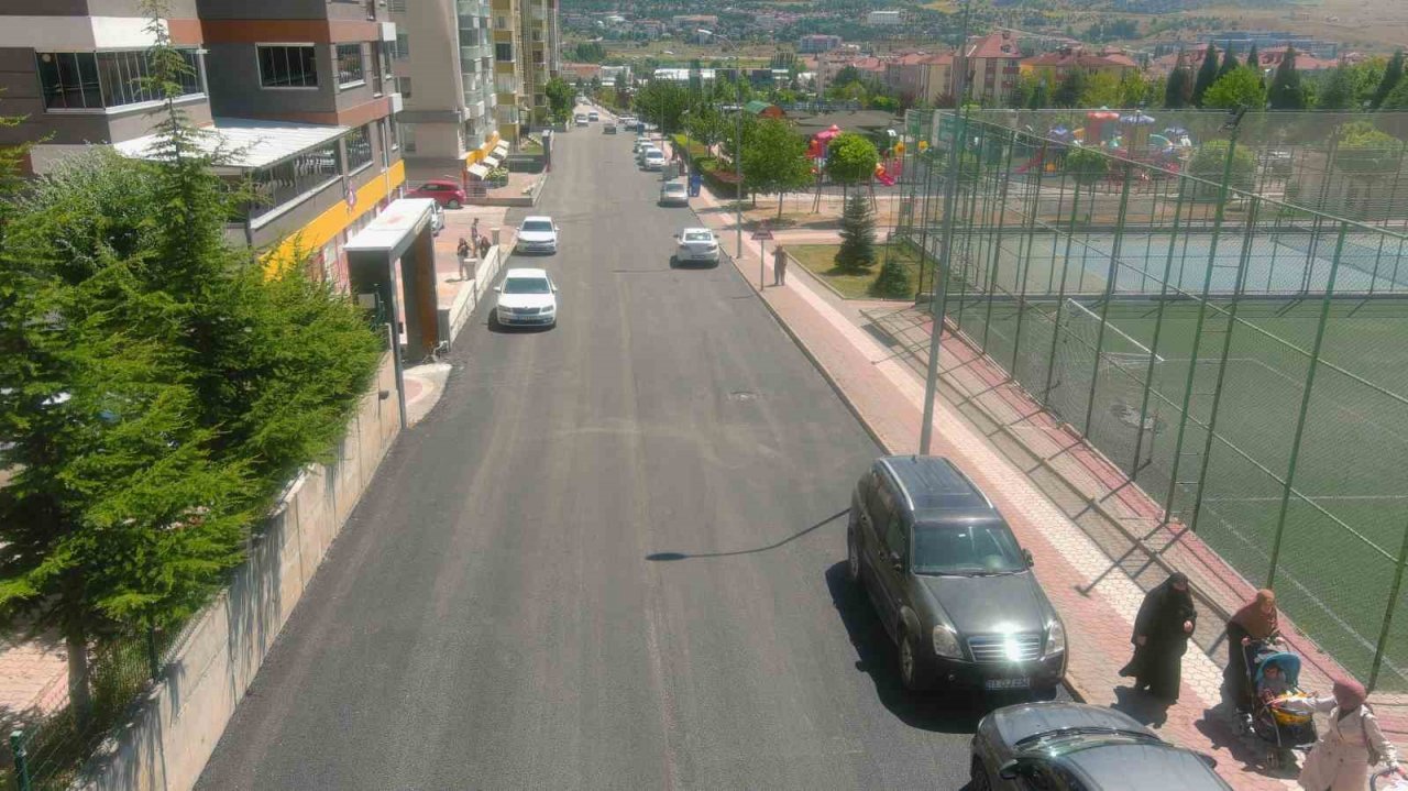 Bozüyük’te Tevfik Fikret Caddesi asfaltlandı