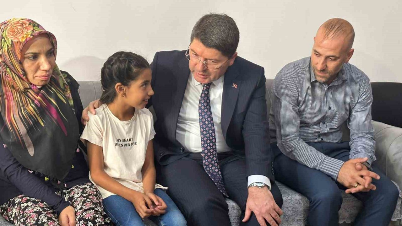 Bakan Tunç ile Miray arasında gülümseten ‘Cumhurbaşkanı’ diyaloğu