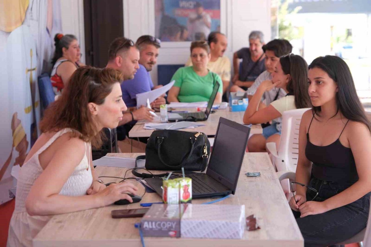 Büyükşehir Belediyesi gençlere destek olmaya devam ediyor