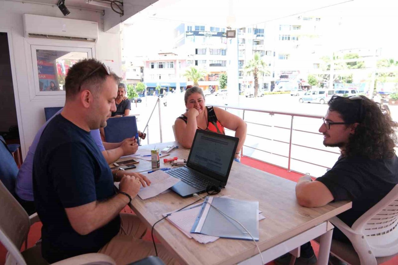 Büyükşehir Belediyesi gençlere destek olmaya devam ediyor