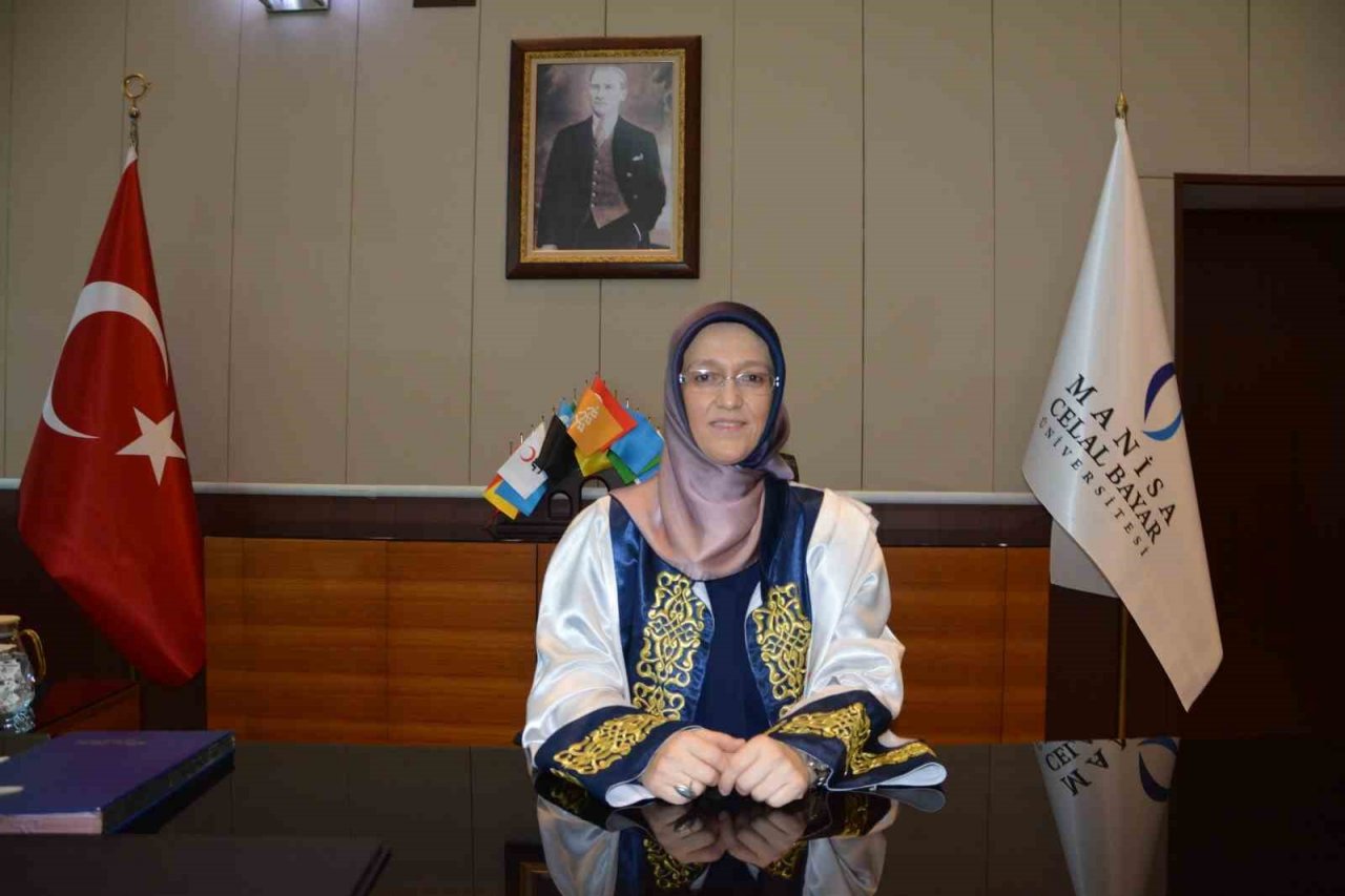 Manisa CBÜ’nün yeni rektörü Prof. Dr. Rana Kibar görevi devraldı