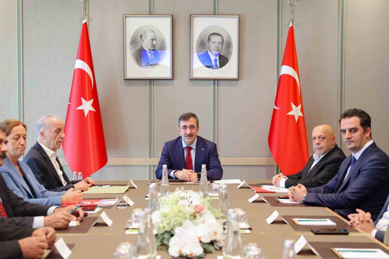Cumhurbaşkanı Yardımcısı Yılmaz, işçi temsilcileriyle bir araya geldi
