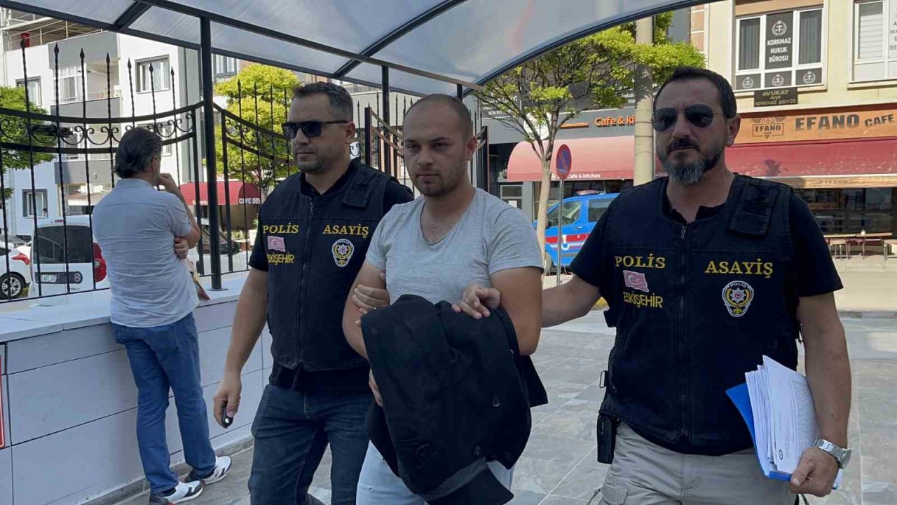 Alkollü grubun içinde çıkan bıçaklı kavgada 18 yaşındaki genç hayatını kaybetti