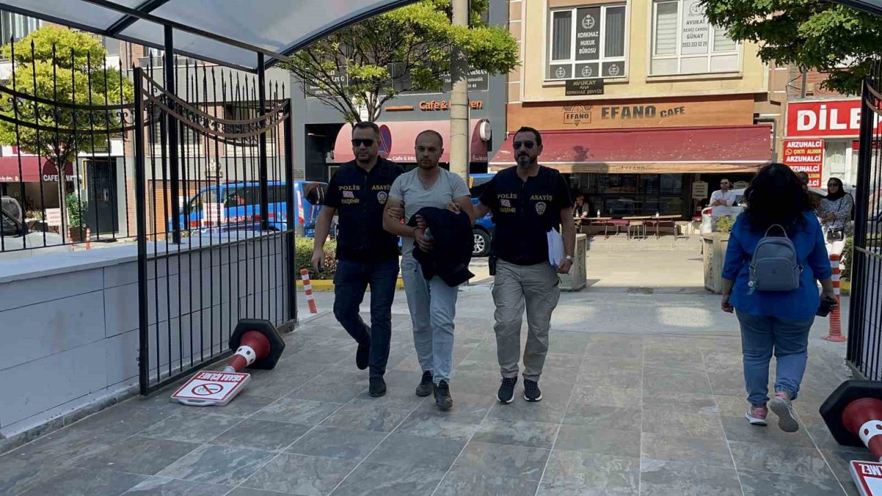 Alkollü grubun içinde çıkan bıçaklı kavgada 18 yaşındaki genç hayatını kaybetti